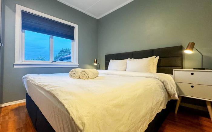 Cozy 2BR apartment with parking