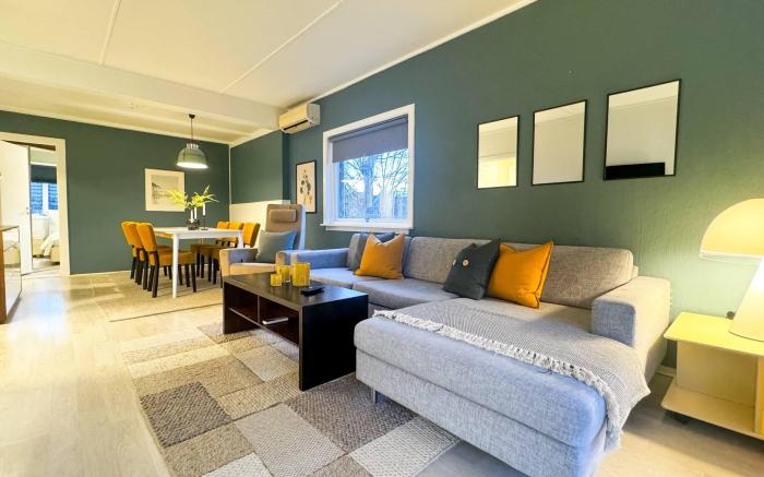 Cozy 2BR apartment with parking