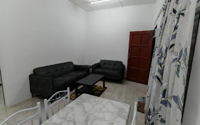 HOMESTAY BANTING #3, MUSLIM, 1R-3BED, +2TILAM, 6px
