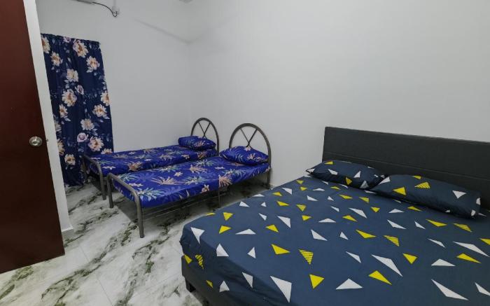 HOMESTAY BANTING #7, MUSLIM, 1R-3BED, +2TILAM, 6px