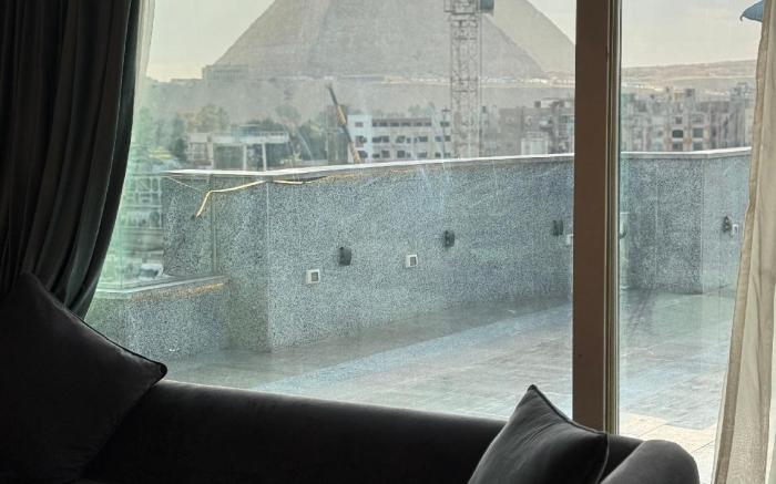 Blue Pyramids Eyes hotel 