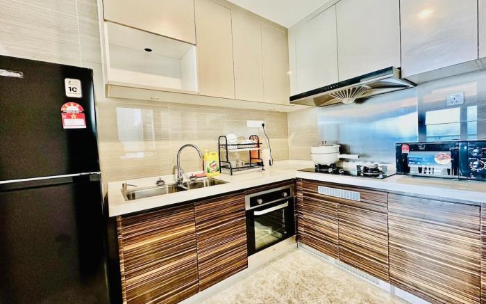 R&F Luxury Apartment for Family by Xin An
