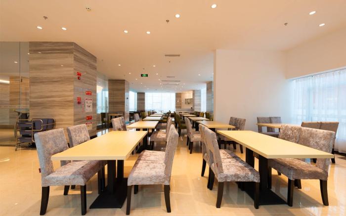Lavande Hotel Langzhong High-Speed Railway Station International Trade Market