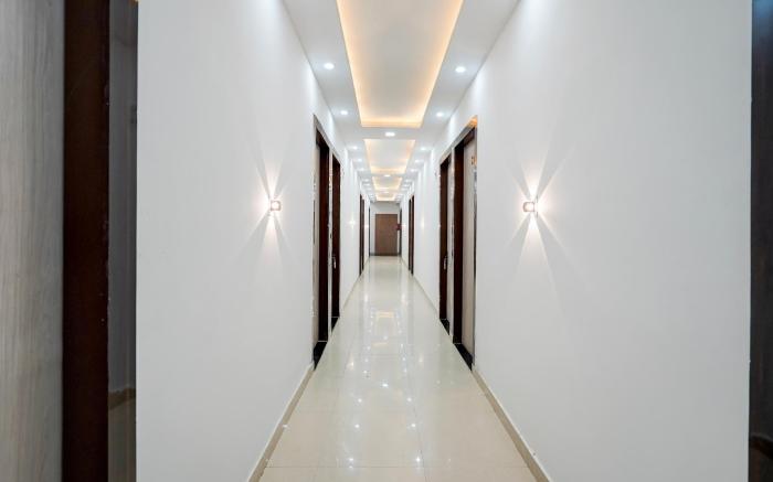 Super Townhouse Oak Char Dham Vrindavan