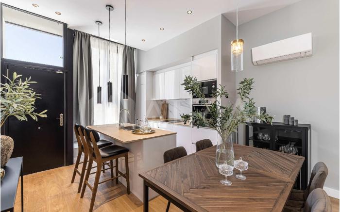 Flat  5  10m walk to Bernabeu  Real Madrid stadium