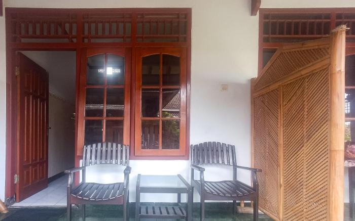 Astri Homestay Carkranegara Mataram Mitra RedDoorz