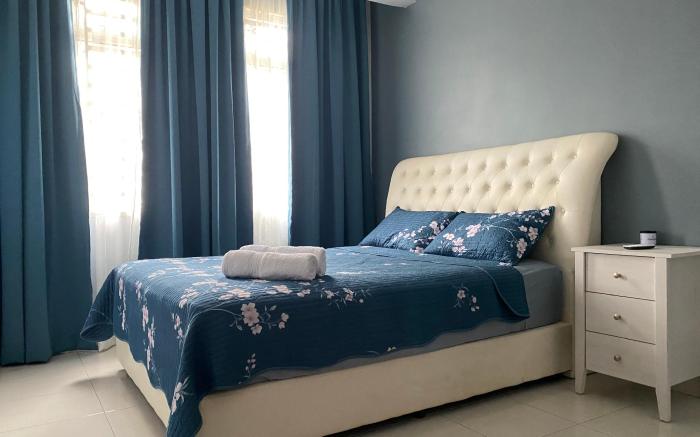 DOUBLETHREE SEROJA SEPANG 