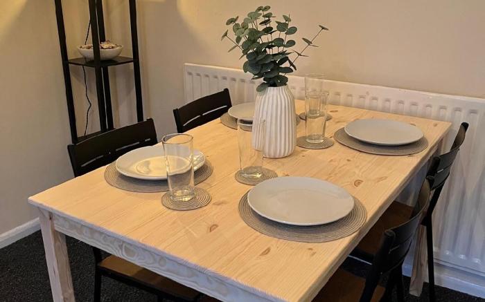 3 bed city centre with parking and garden