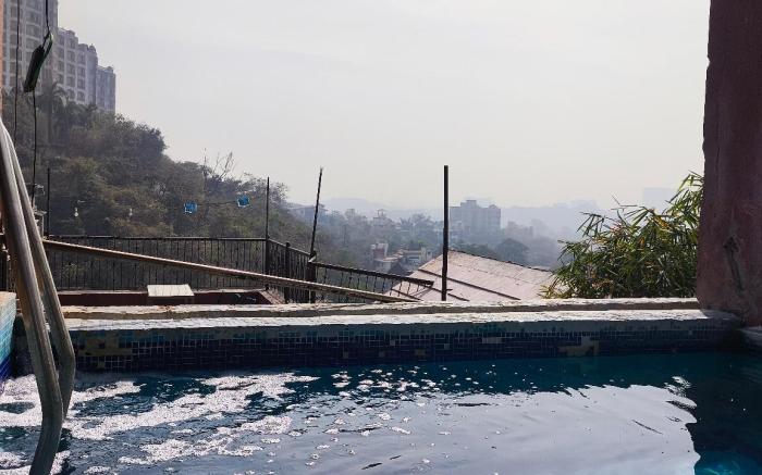VALLEY VIEW VILLA 