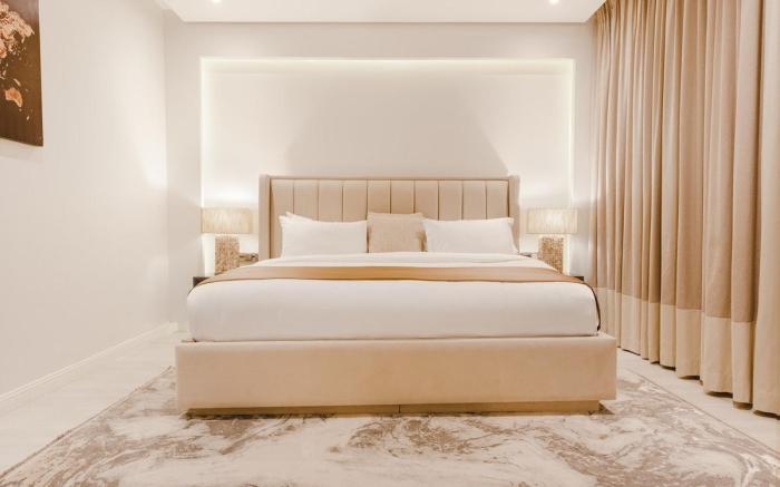 Lovely & Spacious Three Bedroom flat in Alnarjis