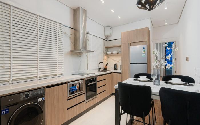 stylish & upscale apartment in Almughrizat