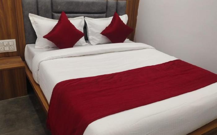 HOTEL MARUTI R