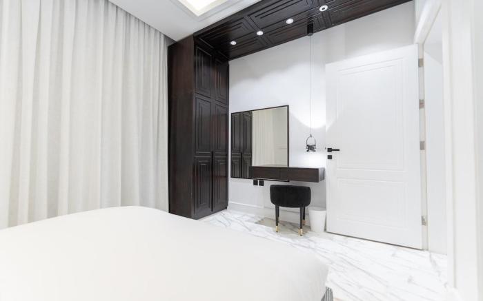 Two Bedroom Spacious & Luxurious Flat in Alyasmin