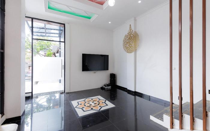 Urbanview Hotel Amira Syariah Bogor