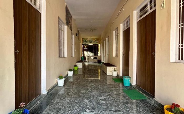 SHREE RADHA RANI HOME STAY 