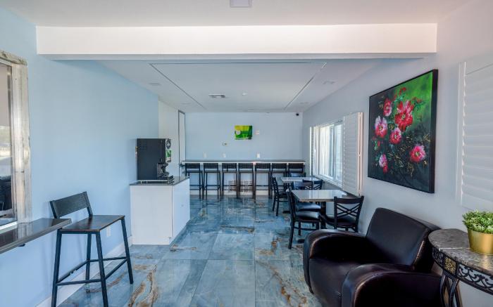 Hotel Avenida Victorville I 15