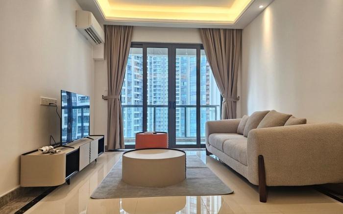 R&F Seine Region 2B1R Cozy Apt Near CIQ
