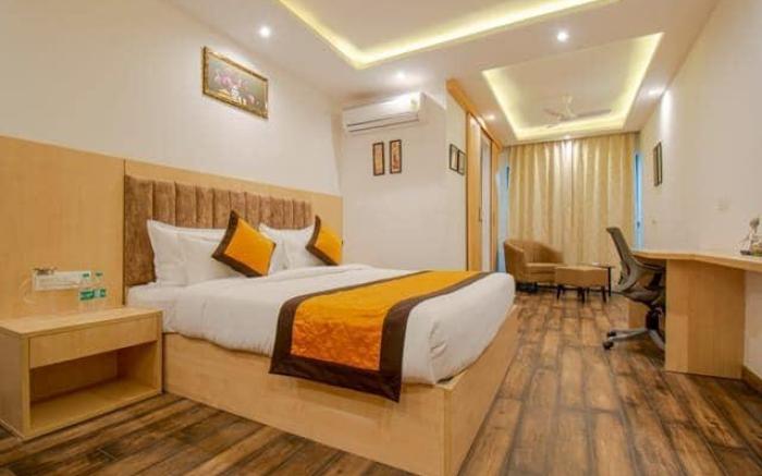 Aaj Studio Apt by Grand Anukampa with pool #106