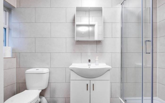 All amenities ,Wembley Stadium, West End, Heathrow