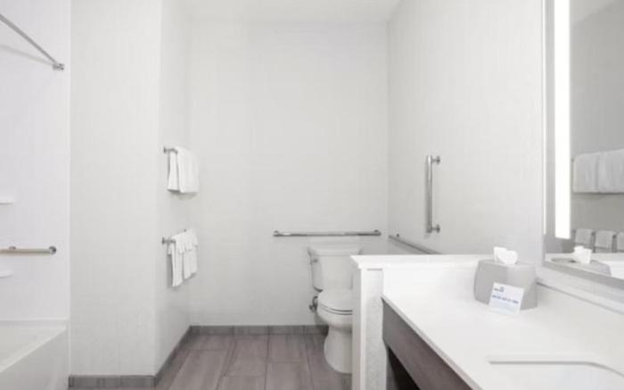 Holiday Inn Express & Suites Clarksville North By IHG