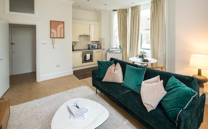 Earl’s Court-south Kensington-central -Harrods 