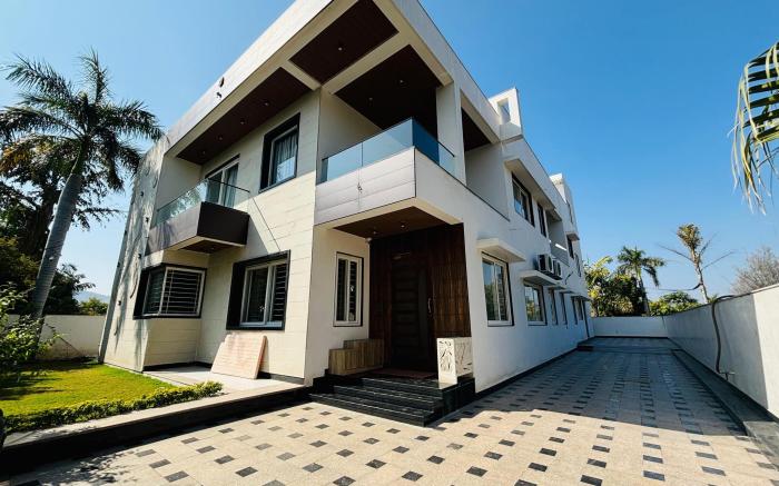 The Flora Homestay | Near Goverdhan Sagar Lake