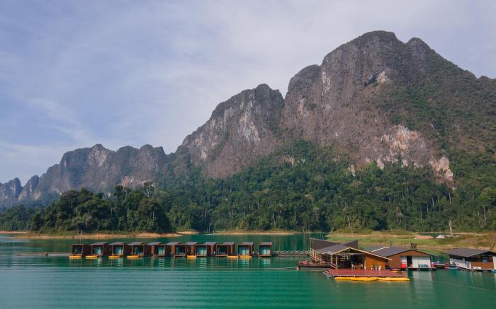 360° issara Floating Resort