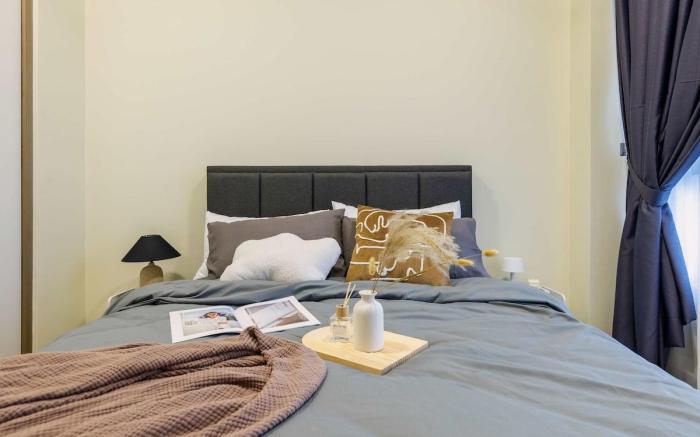 The Palette of Time: Gray & Green’s Tender Weave