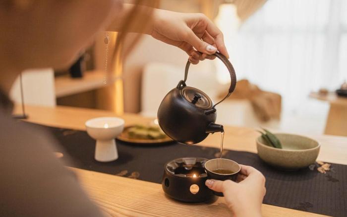 Osmanthus Glow: Autumn Hues of Pu-erh
