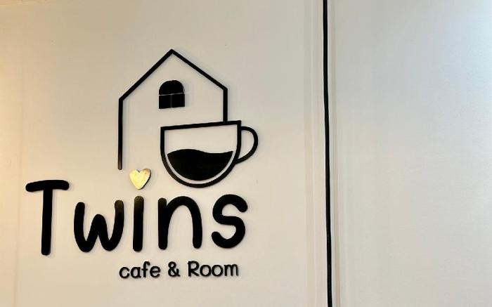 Twins cafe & Room