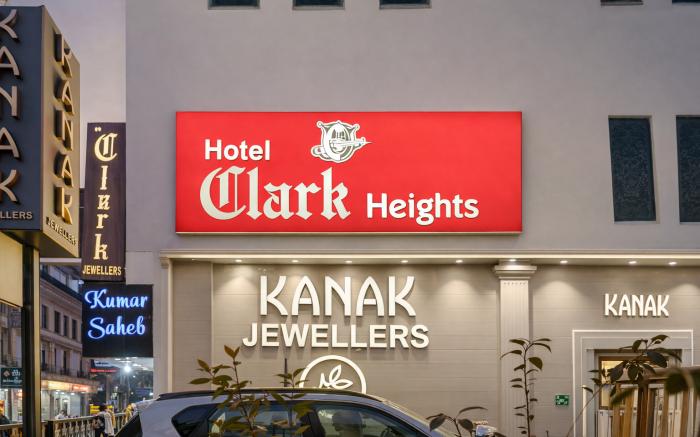 Hotel Clark Heights