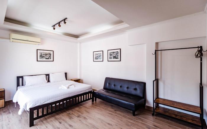 Four bedrooms Pool Villa 2 KM walking street