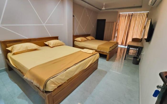 Sri Abirami Mahal - Family Room with Balcony