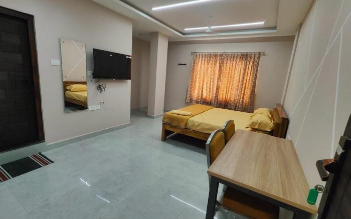 Sri Abirami Mahal - Family Room with Balcony