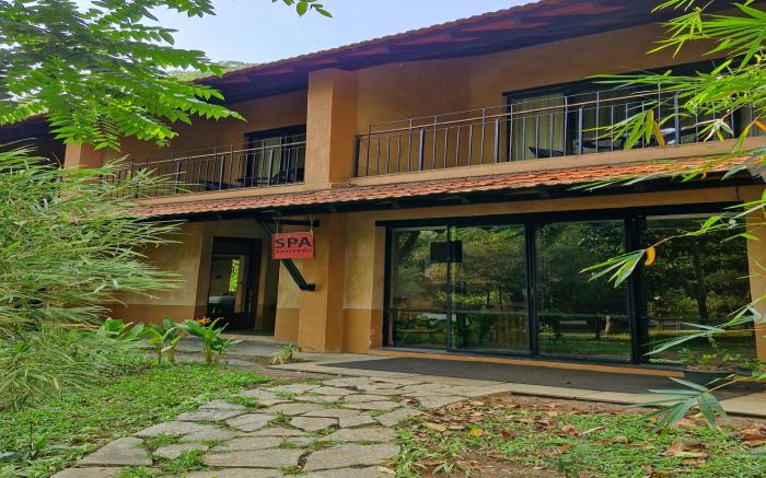 Klov Resort & Spa