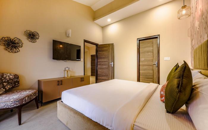 Alaya Stays 3 BHK Veera Marina Apartment with Pool