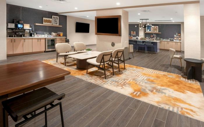 Oshkosh Marriott Waterfront Hotel & Convention Center