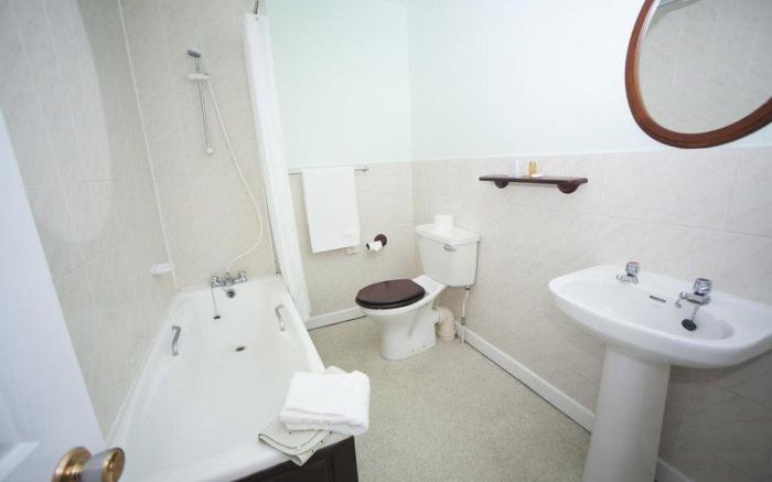 Shillingford Bridge Hotel