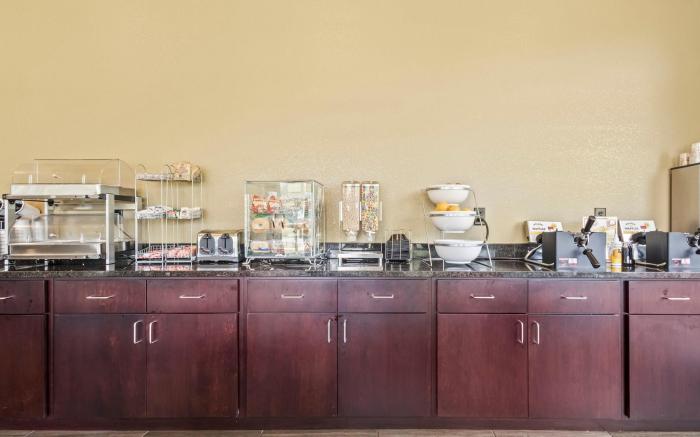 Cobblestone Hotel & Suites - Foley