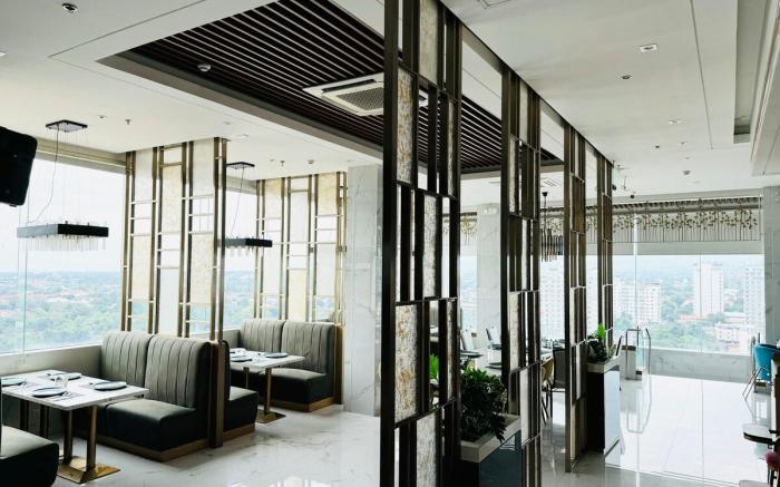 Executive Suite in Fields Ave