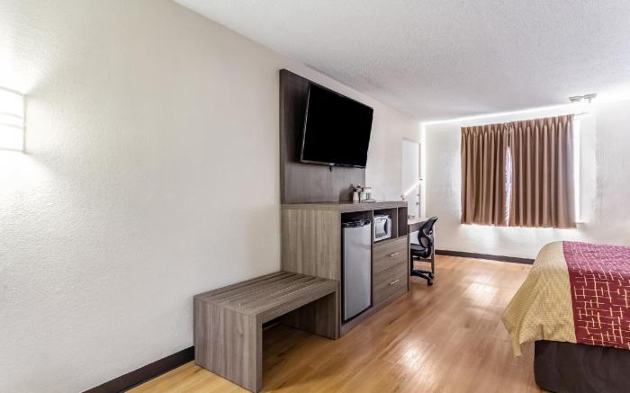 Countryside Suites Kansas City Independence I-70 East Sports Complex Hotel