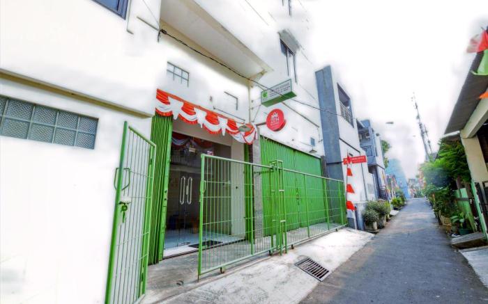 Green Apple Residence near Sarinah Mitra RedDoorz