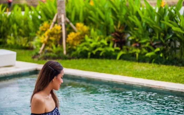 Float in the Pool of a Magnificent Villa