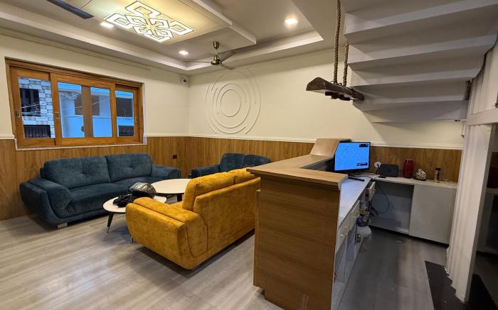 Yes Hotel By The Ganges