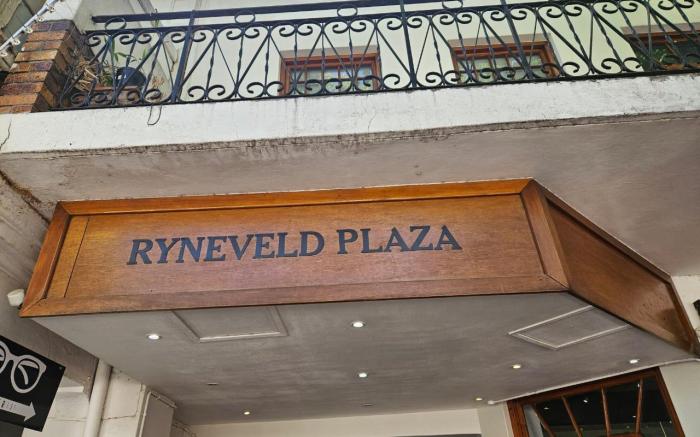 PinotageLuxuryCollection 16 Ryneveld Plaza