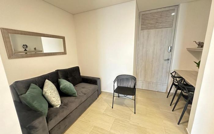 Am804-Hermoso Apartaestudio con balcon Laureles