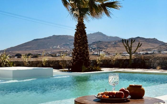 Myconian Theros Luxury Suites