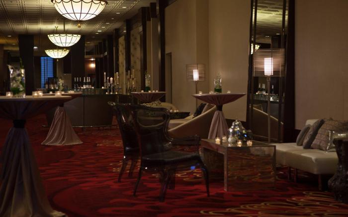 Renaissance Chicago North Shore Hotel