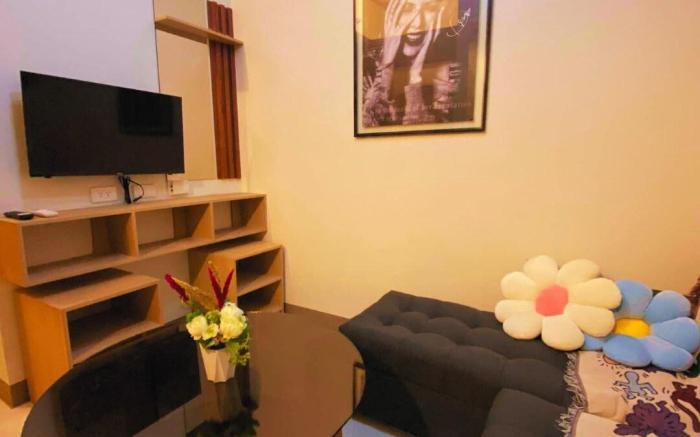 2 BR Unit Near PICC