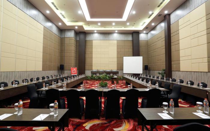 BiglandOtel Sentul Suites & Convention